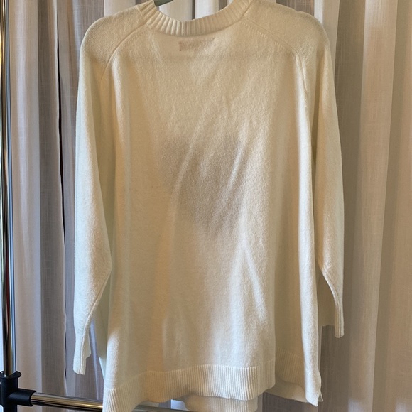 Loft plus White heart sweater - Picture 4 of 5